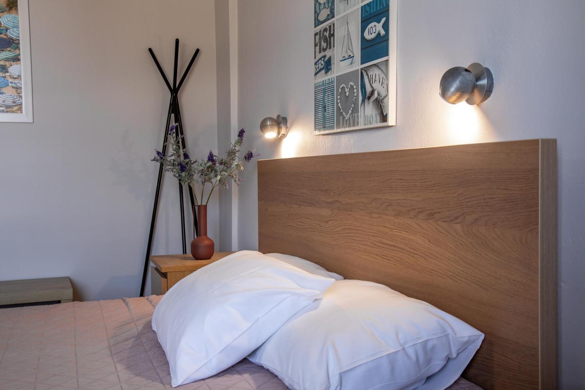Nefeli Rooms Agia Marina Eksteriør billede