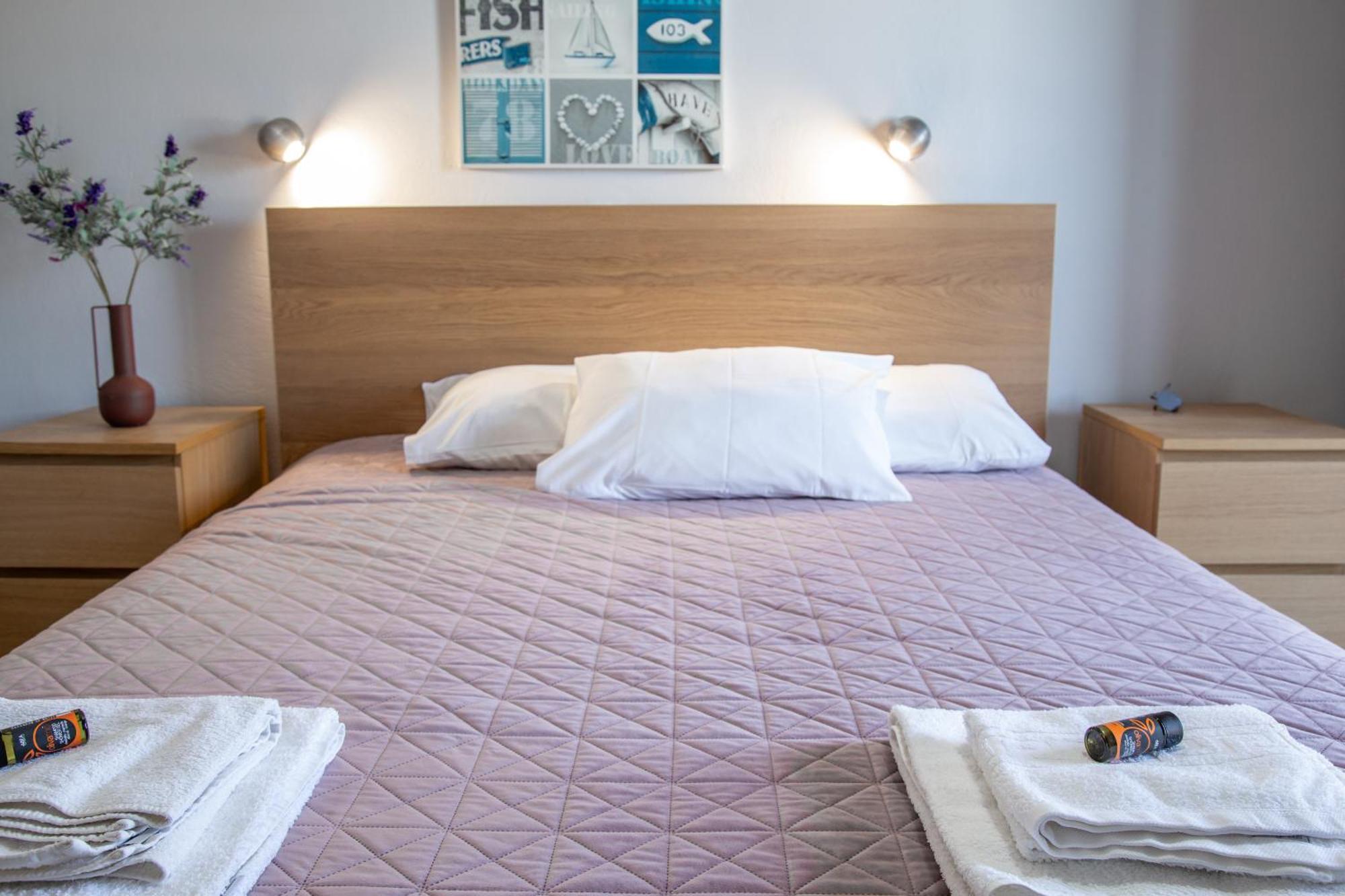 Nefeli Rooms Agia Marina Eksteriør billede