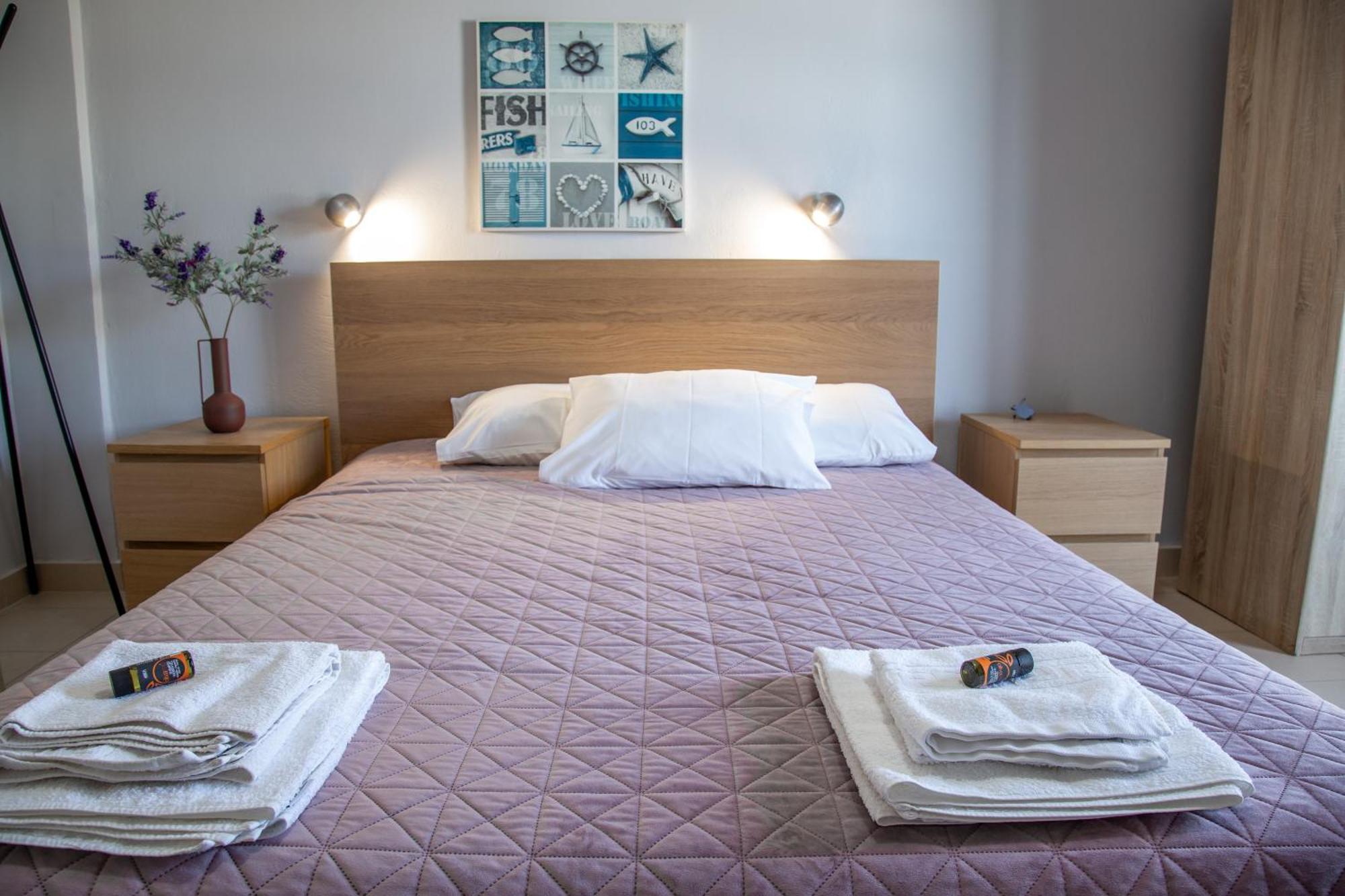 Nefeli Rooms Agia Marina Eksteriør billede