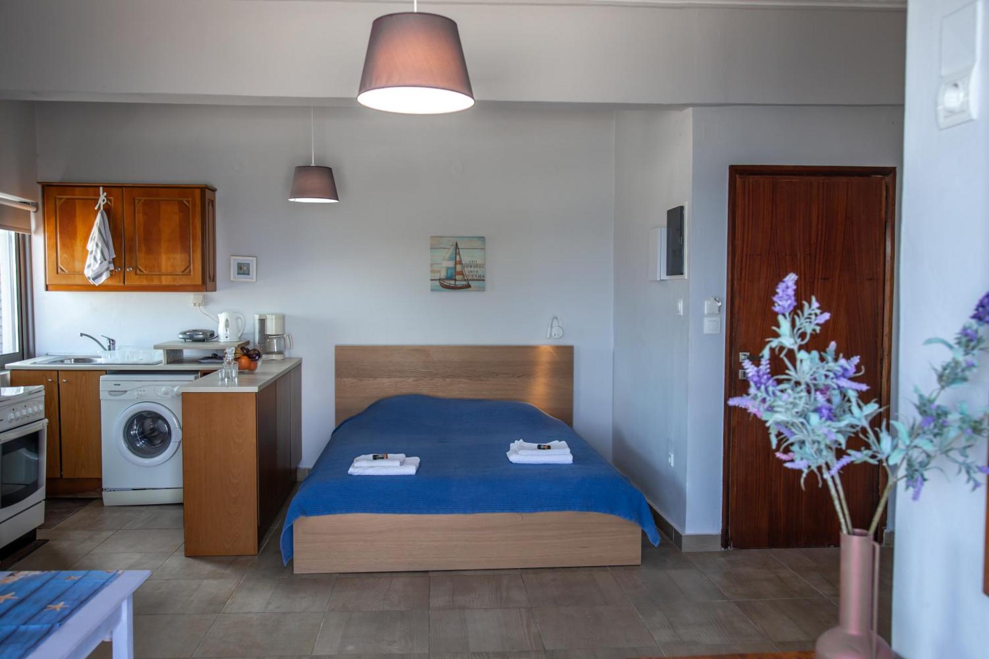 Nefeli Rooms Agia Marina Eksteriør billede