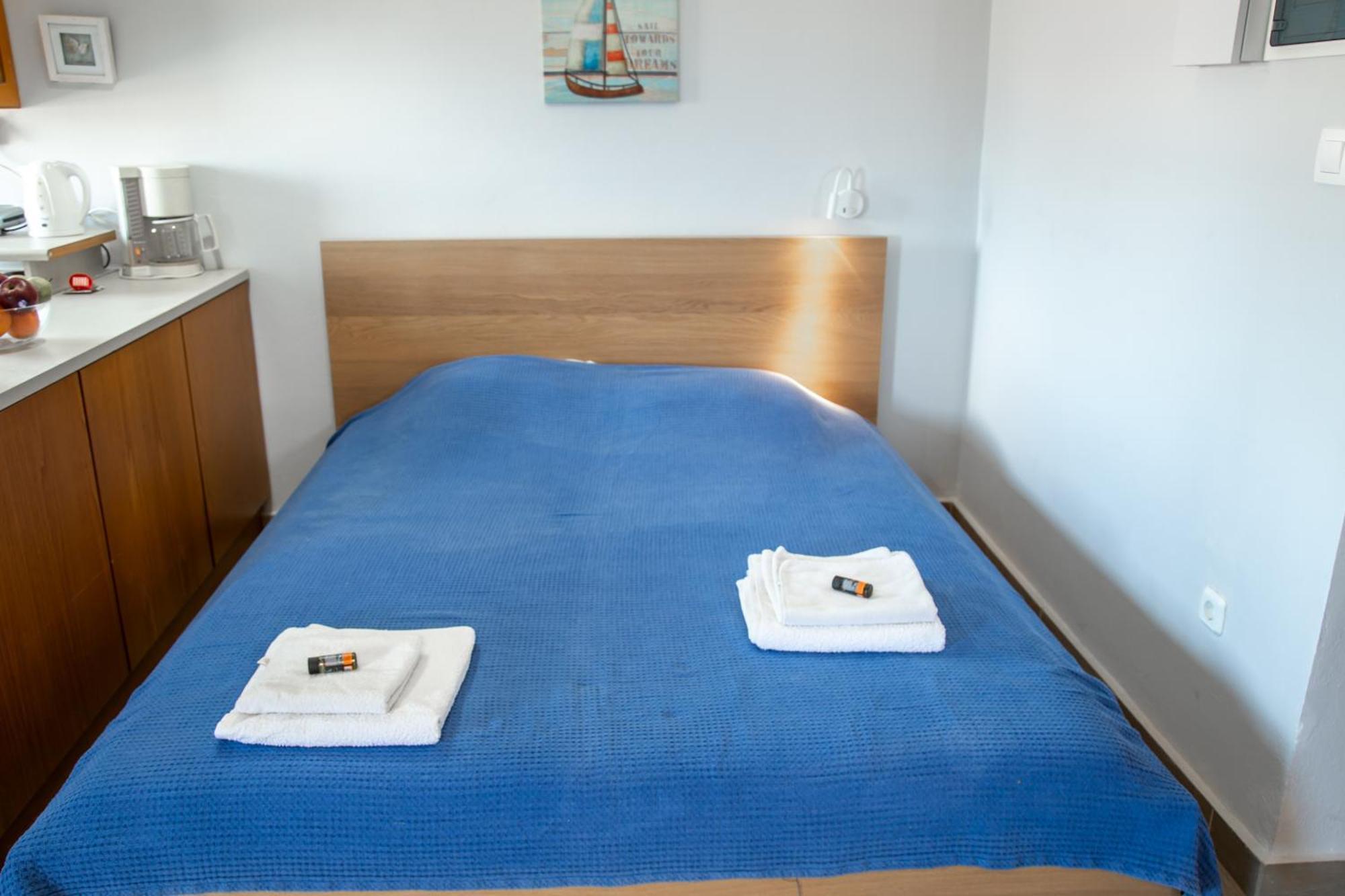 Nefeli Rooms Agia Marina Eksteriør billede