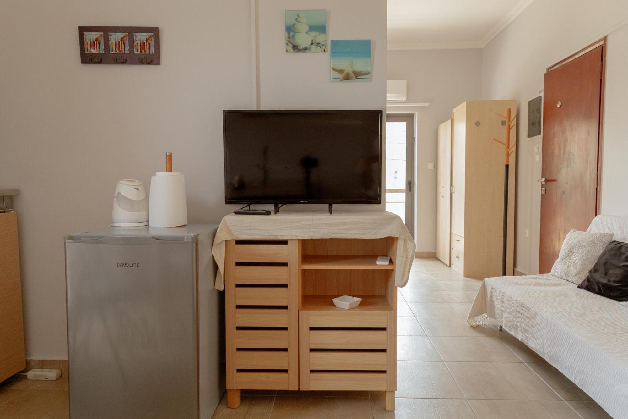 Nefeli Rooms Agia Marina Eksteriør billede