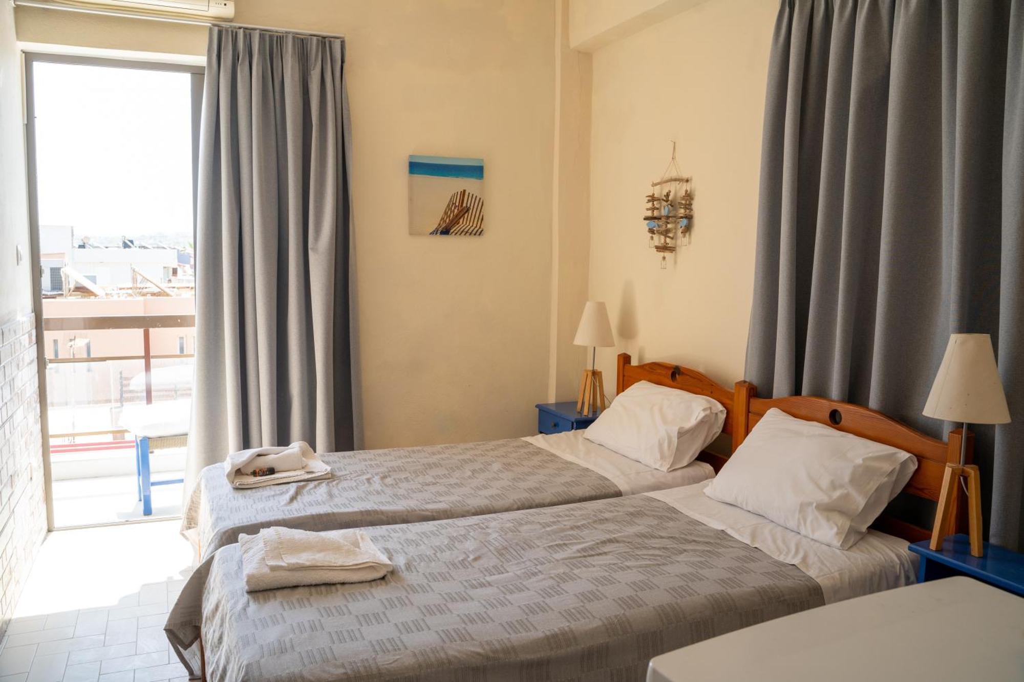 Nefeli Rooms Agia Marina Eksteriør billede