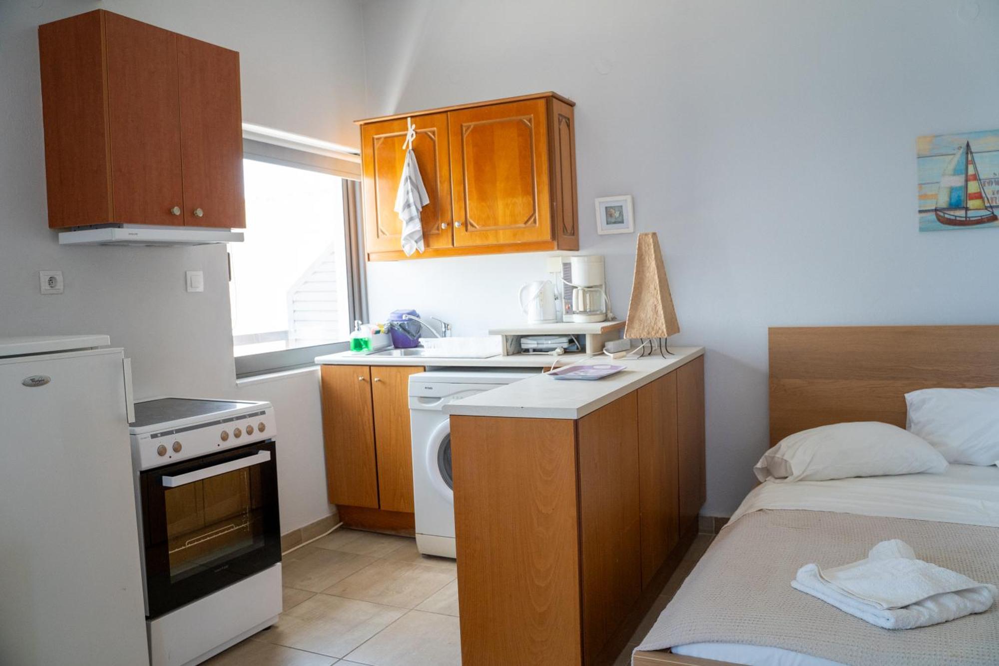 Nefeli Rooms Agia Marina Eksteriør billede