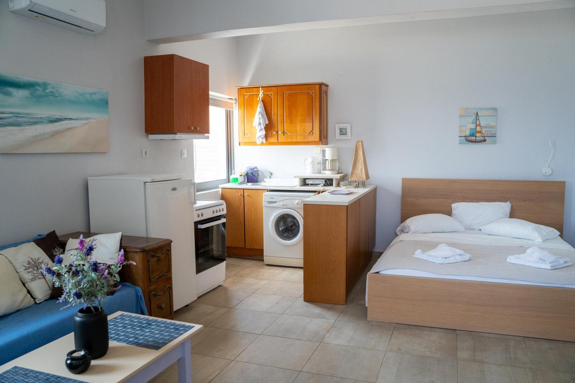 Nefeli Rooms Agia Marina Eksteriør billede