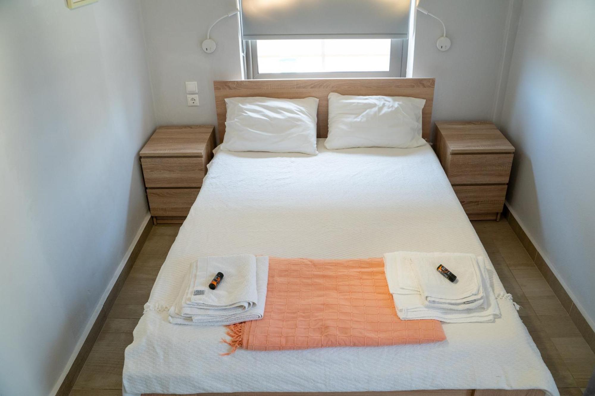Nefeli Rooms Agia Marina Eksteriør billede