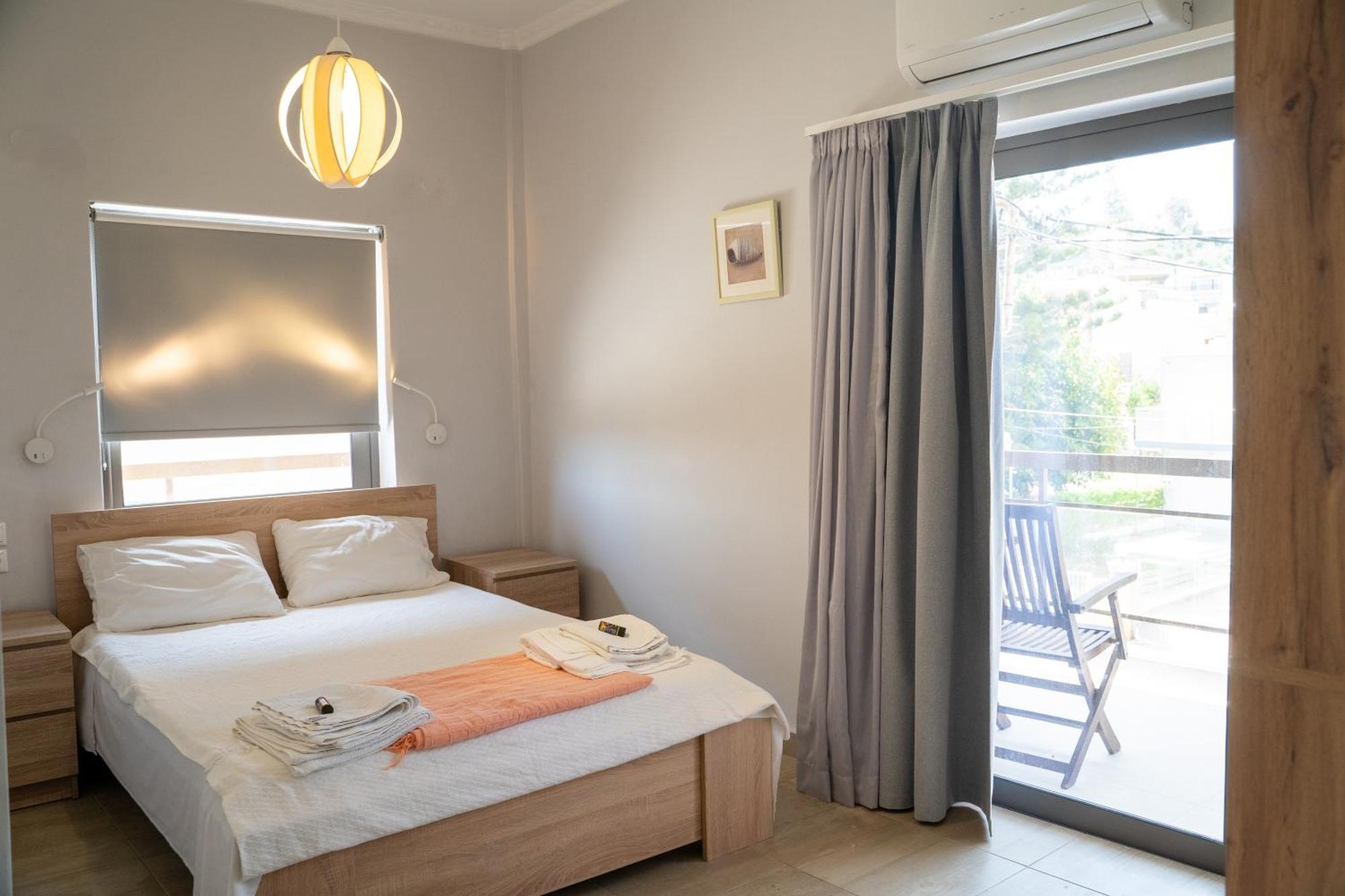 Nefeli Rooms Agia Marina Eksteriør billede
